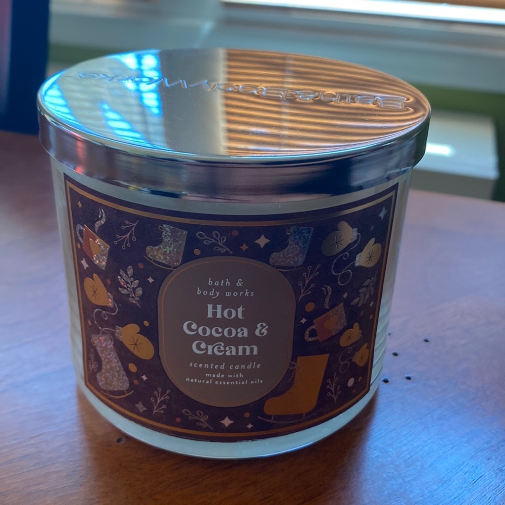 Bath & Body Works candle